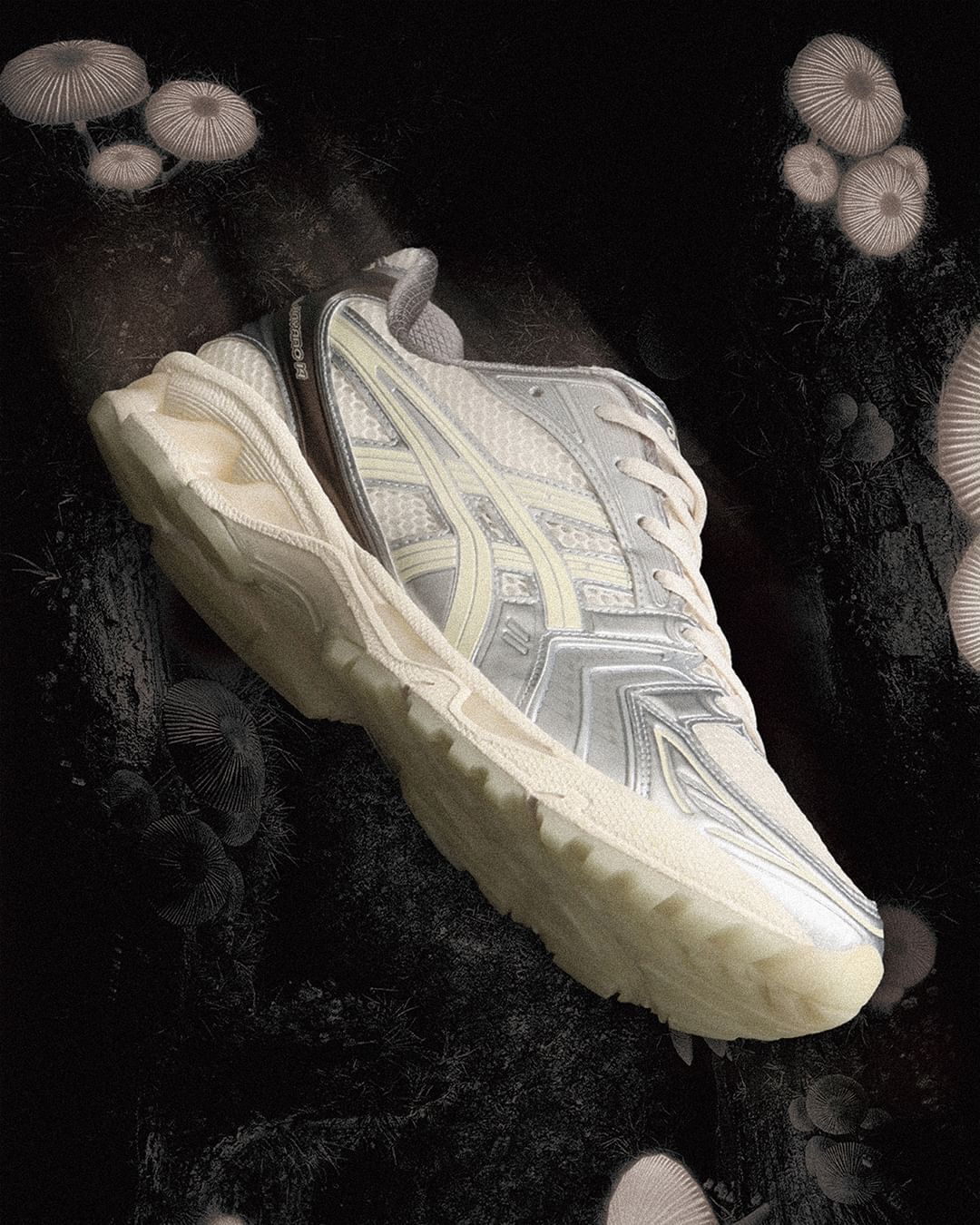 アトモスヤコウタケ アトモス アシックス カヤノ14 asics のGEL-KAYANO
